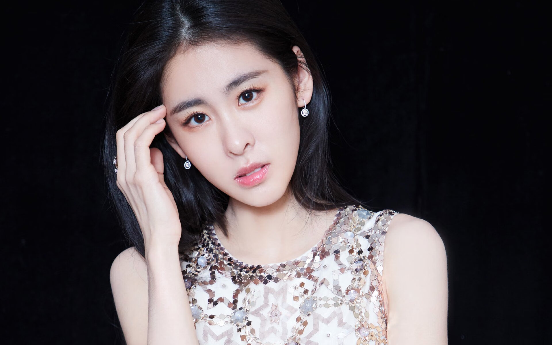 爱游戏登录入口-体能教练地位是否逐步接近主教练等级，体能教练级别