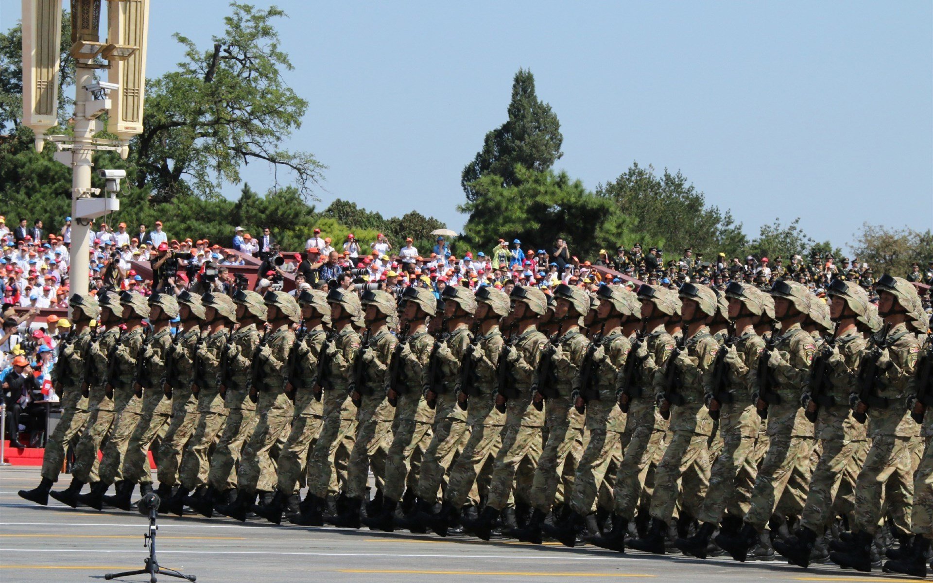 爱游戏内容中心-勒沃库森门将状态出色屡次救险，勒沃库森吧