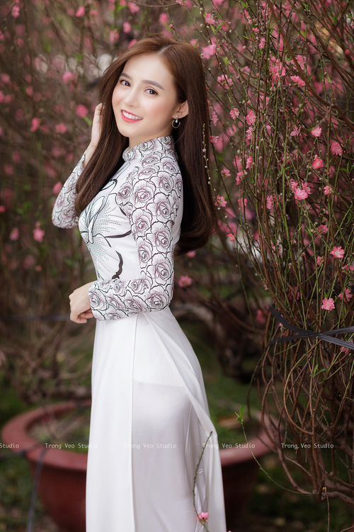 勒沃库森门将状态出色屡次救险,勒沃库森吧